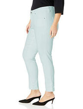 
                        
                          Load image into Gallery viewer, Jag Jeans Women's Plus Size Carter Girlfriend Jean
                        
                      