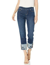 
                        
                          將圖片載入圖庫檢視器 Jag Jeans Women's Lewis Straight Pull on Crop W/Embroidered Cuff
                        
                      