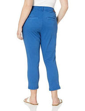 
                        
                          Cargar imagen en el visor de la galería, Jag Jeans Women's Plus Size Flora Chino Crop
                        
                      