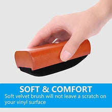 
                        
                          將圖片載入圖庫檢視器 5 in 1 Vinyl Record Cleaning Solution Kit, Includes Soft Velvet Record Brush, Vinyl Cleaning Liquid, Stylus Cleaner &amp; Brush and Carry Pouch - JOY2ESpree
                        
                      