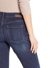 
                        
                          Cargar imagen en el visor de la galería, Jag Jeans Women's Carter Girlfriend Jean
                        
                      