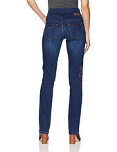 
                        
                          將圖片載入圖庫檢視器 Jag Jeans Women's Peri Straight Pull on Jean with Embroidery
                        
                      