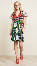 
                        
                          將圖片載入圖庫檢視器 Diane von Furstenberg Women's Flutter Sleeve Front Tie Dress
                        
                      