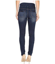 
                        
                          Load image into Gallery viewer, Jag Jeans Women's Nora Pull on Skinny Fit Jean
                        
                      