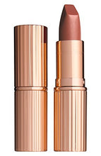 
                        
                          將圖片載入圖庫檢視器 Charlotte Tilbury Matte Revolution Luminous Modern-Matte Lipstick - Very Victoria
                        
                      