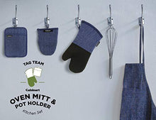 
                        
                          Muat gambar ke penampil Galeri, Cuisinart Chambray Neoprene Mini Oven Mitts, 2 Pack – Heat Resistant to 400 F . - JOY2ESpree
                        
                      