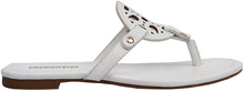 
                        
                          將圖片載入圖庫檢視器 CUSHIONAIRE Women's Cameron Flat Sandal with +Comfort
                        
                      