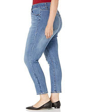 
                        
                          Load image into Gallery viewer, Jag Jeans Women's Plus Size Reese Vintage Straight Jean
                        
                      
