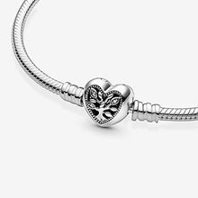 
                        
                          Cargar imagen en el visor de la galería, PANDORA Pandora Moments Family Tree Heart Clasp Snake Chain Bracelet, Clear CZ 925 Sterling Silver Charm Bracelet - JOY2ESpree
                        
                      