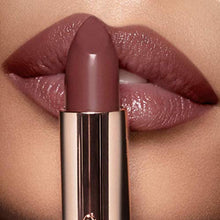 
                        
                          Muat gambar ke penampil Galeri, CHARLOTTE TILBURY PILLOW TALK K.I.S.S.I.N.G LIPSTICK PILLOW TALK INTENSE (Deep berry-rose pink moisturising)
                        
                      