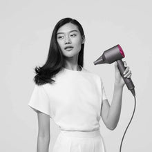 
                        
                          Muat gambar ke penampil Galeri, Dyson Supersonic Hair Dryer Limited Edition Gift Set, Fuchsia/Nickel - JOY2ESpree
                        
                      