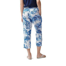 
                        
                          गैलरी व्यूवर में इमेज लोड करें, Tommy Bahama Women's Fuller Fronds Easy Crop Cobalt Sea - JOY2ESpree
                        
                      