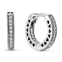 
                        
                          將圖片載入圖庫檢視器 Pandora Jewelry Pave Heart Hoop Cubic Zirconia Earrings in Sterling Silver (2.5mm) - JOY2ESpree
                        
                      