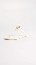 
                        
                          गैलरी व्यूवर में इमेज लोड करें, Tory Burch Women's Mini Miller Flip Flops - JOY2ESpree
                        
                      
