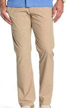 
                        
                          गैलरी व्यूवर में इमेज लोड करें, Tommy Bahama Flat Front Chip and Run Pants
                        
                      