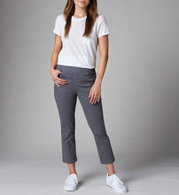 
                        
                          將圖片載入圖庫檢視器 Jag Jeans Women's Maya Skinny Pull on Crop Pant
                        
                      