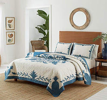 
                        
                          Cargar imagen en el visor de la galería, Tommy Bahama Aloha Pineapple Cotton Blue Standard Sham
                        
                      