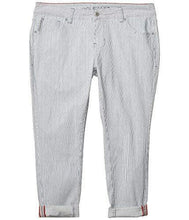 
                        
                          將圖片載入圖庫檢視器 Jag Jeans Plus Size Plus Size Carter Girlfriend Jeans in Railroad Stripe
                        
                      