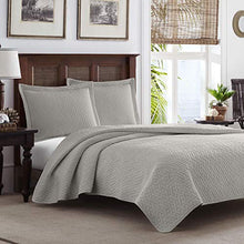 
                        
                          將圖片載入圖庫檢視器 Tommy Bahama Chevron Quilt Set, Full/Queen, Pelican Gray
                        
                      