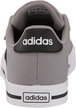 
                        
                          画像をギャラリービューアに読み込む, adidas Kids' Daily 3.0 Skate Shoe
                        
                      