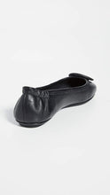 
                        
                          將圖片載入圖庫檢視器 Tory Burch Women's Minnie Travel Ballet Flats
                        
                      