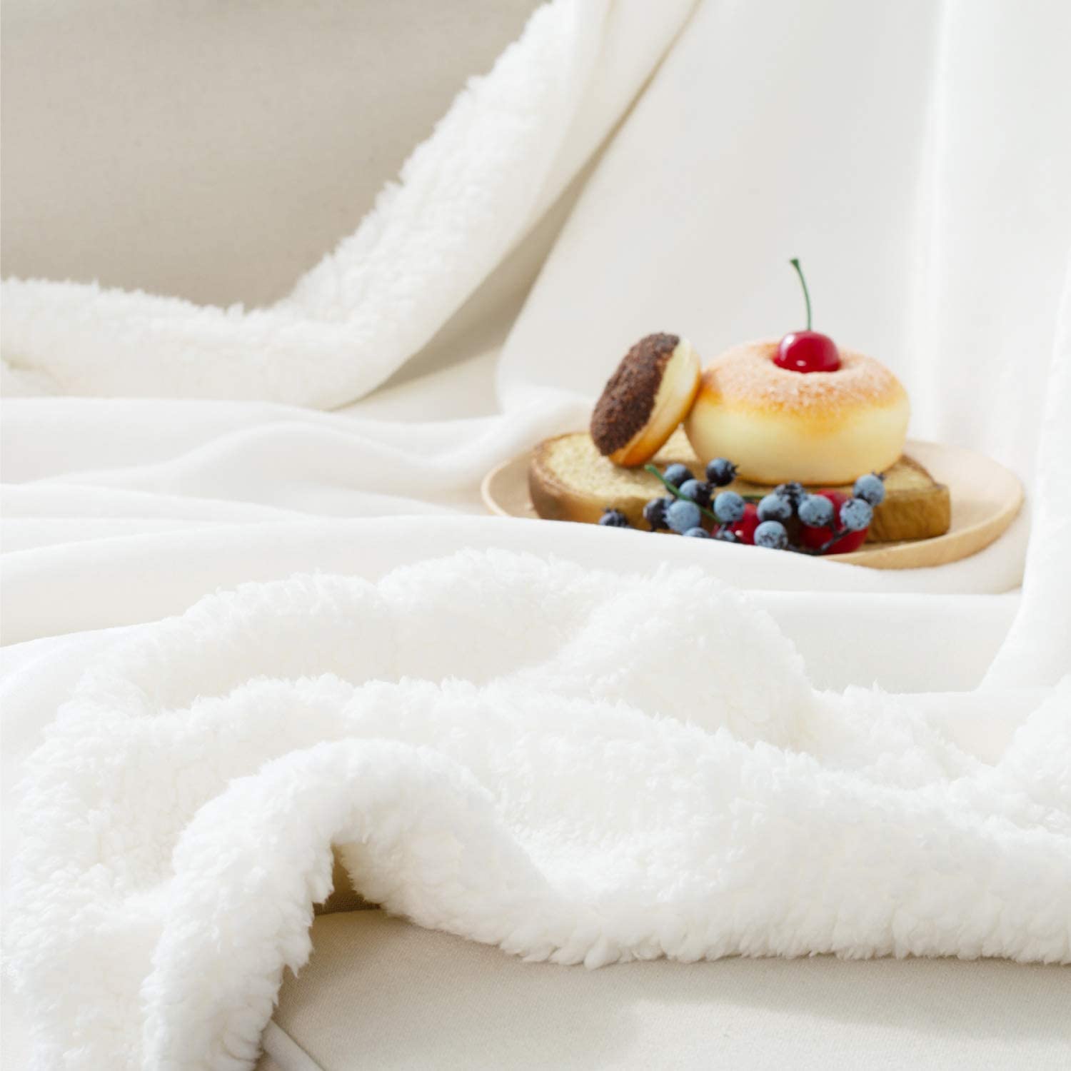 Bedsure Sherpa Fleece Blanket Throw Size Navy Lightweight Super Soft Cozy Luxury Bed Blanket Microfiber