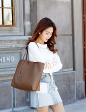 
                        
                          將圖片載入圖庫檢視器 Women's Soft Faux Leather Tote Shoulder Bag from Dreubea, Big Capacity Tassel Handbag
                        
                      