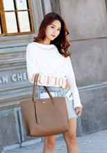 
                        
                          將圖片載入圖庫檢視器 Women's Soft Faux Leather Tote Shoulder Bag from Dreubea, Big Capacity Tassel Handbag
                        
                      