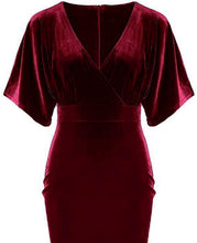 
                        
                          Cargar imagen en el visor de la galería, GownTown 1950s Style Butterfly Sleeve Velvet Pencil Dress
                        
                      