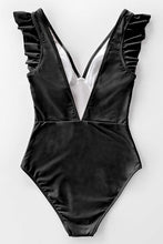 
                        
                          गैलरी व्यूवर में इमेज लोड करें, CUPSHE Women's One Piece Swimsuit V Neck Ruched Ruffle Shoulder Swimwear Bathing Suits
                        
                      