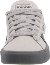 
                        
                          画像をギャラリービューアに読み込む, adidas Kids' Daily 3.0 Skate Shoe
                        
                      