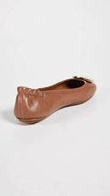 
                        
                          將圖片載入圖庫檢視器 Tory Burch Women's Minnie Travel Ballet Flats
                        
                      