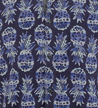 
                        
                          將圖片載入圖庫檢視器 Tommy Bahama Pineapple Party Silk Camp Shirt
                        
                      