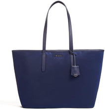 
                        
                          गैलरी व्यूवर में इमेज लोड करें, TUMI - Voyageur Everyday Tote Bag - Travel Bag for Women - Black
                        
                      