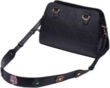 
                        
                          गैलरी व्यूवर में इमेज लोड करें, Beaulegan Wide Studded Flower Leather Purse Strap Replacement - Adjustable for Shoulder Crossbody Bag (Black/Gold Clasp)
                        
                      