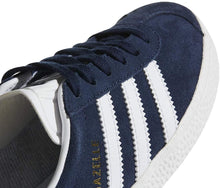 
                        
                          Load image into Gallery viewer, adidas Originals Unisex-Child Gazelle Sneaker
                        
                      