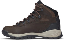 
                        
                          Load image into Gallery viewer, Columbia Women's Newton Ridge Plus Hiking Boot
                        
                      