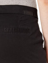 
                        
                          Load image into Gallery viewer, Jag Jeans Girls Plus Size Gracie Pull on 8" Short
                        
                      