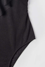 
                        
                          將圖片載入圖庫檢視器 CUPSHE Women's One Piece Swimsuit Ruffle Wrap Textured Beach Swimwear Bathing Suits
                        
                      