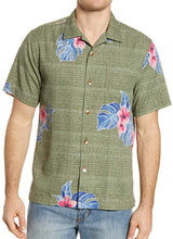
                        
                          गैलरी व्यूवर में इमेज लोड करें, Tommy Bahama Island Zone Blooms Adrift Silk Blend Camp Shirt
                        
                      