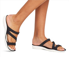 
                        
                          Load image into Gallery viewer, Crocs Women's Swiftwater Sandal Sport
                        
                      