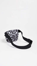 
                        
                          Load image into Gallery viewer, Herschel Fourteen Waist Pack, Black, 1.0L
                        
                      