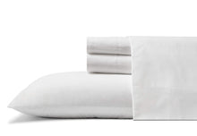 
                        
                          Cargar imagen en el visor de la galería, Tommy Bahama Solid Stonewashed Split Sheet Set, King, White
                        
                      