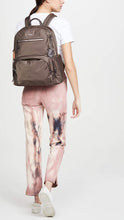 
                        
                          Cargar imagen en el visor de la galería, TUMI - Voyageur Carson Laptop Backpack
                        
                      