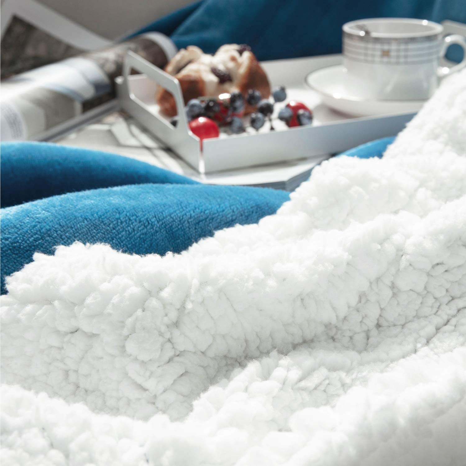 Bedsure Sherpa Fleece Blanket Throw Size Navy Lightweight Super Soft Cozy Luxury Bed Blanket Microfiber