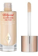 
                        
                          Load image into Gallery viewer, Exclusive Hollywood Flawless Filter (2 LIGHT) - Charlotte Tilbury
                        
                      