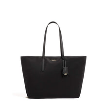 
                        
                          गैलरी व्यूवर में इमेज लोड करें, TUMI - Voyageur Everyday Tote Bag - Travel Bag for Women - Black
                        
                      