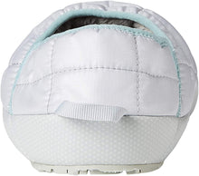 
                        
                          Load image into Gallery viewer, The North Face Women's Thermoball Insulated Traction Mule V Slip-On Traction Boot
                        
                      