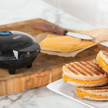 
                        
                          Cargar imagen en el visor de la galería, Dash Mini Maker Portable Grill Machine + Panini Press for Gourmet Burgers - JOY2ESpree
                        
                      