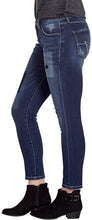 
                        
                          將圖片載入圖庫檢視器 Jag Jeans Women's Mera Skinny Ankle Jean with Laser Detail in Platinum Denim
                        
                      
